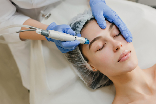 Hydrafacial in Chandigarh: Best Medifacial for Women and Men | Skinology+ Clinic